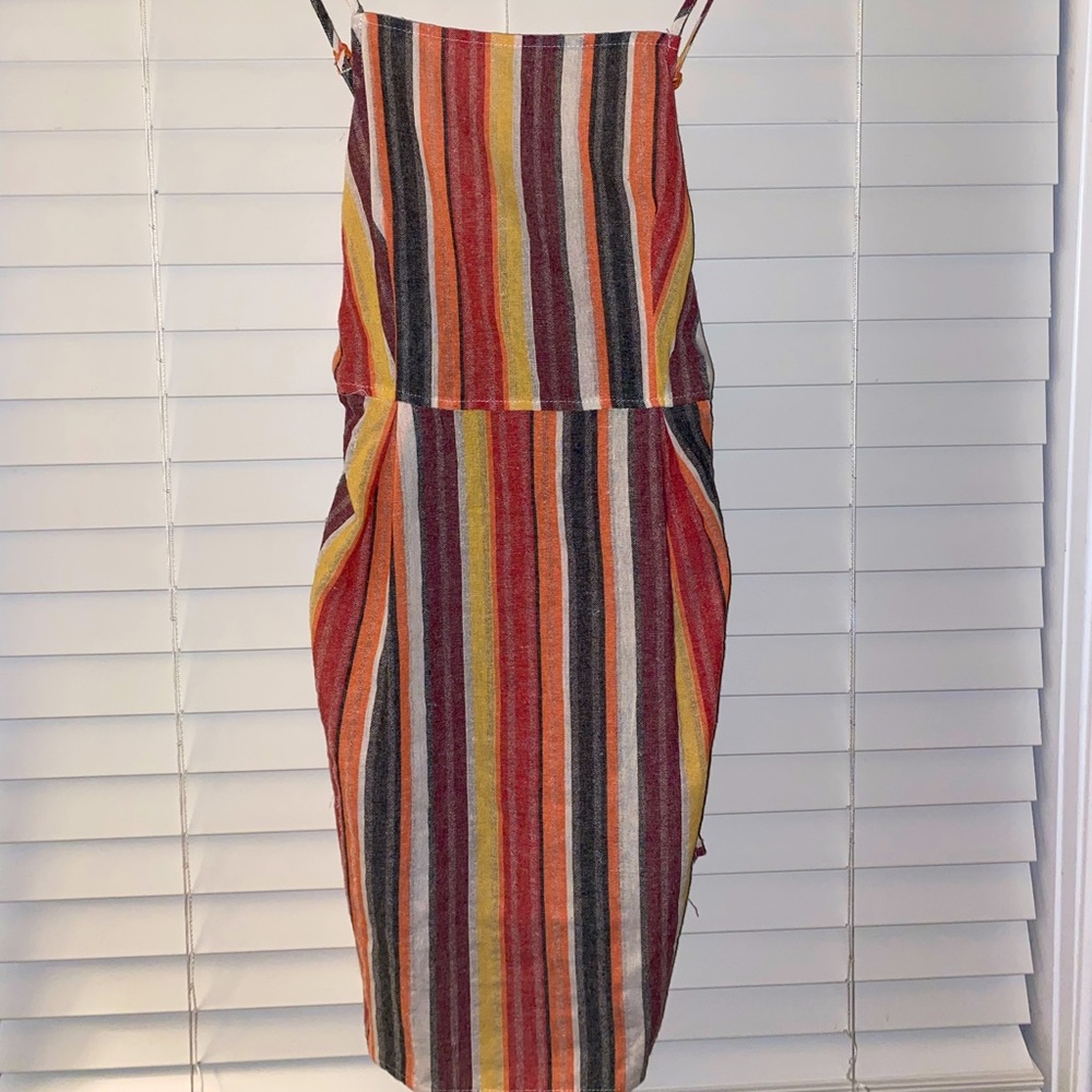 Multicolored short dress with adjustable shoulder straps & tie in back